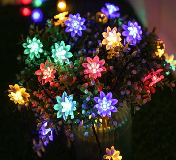 Lotos artificiales con resistencia a los rayos UV de 200" x 5" para jardín, balcón y terraza - 5 m/16.4 ft Blanco lights