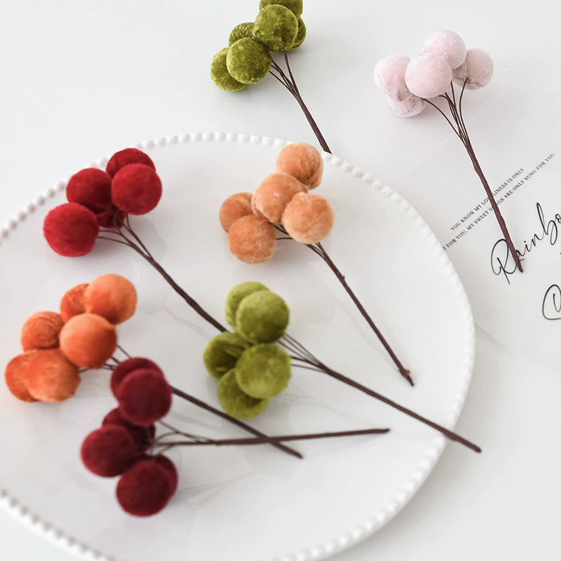 Ramo de 10 tallos de acebo artificial en tela, 13.5 cm, decoración navideña realista para centros de mesa, bodas, escaparates y eventos