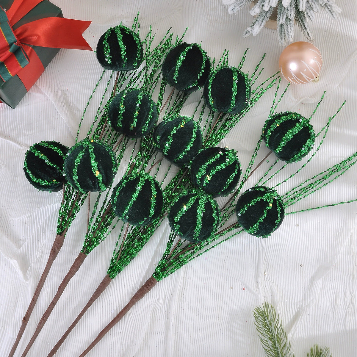Set de 5 ramas decorativas navideñas con bolas rojas, 69 cm, decoración realista para árbol de Navidad, centro de mesa y adornos festivos