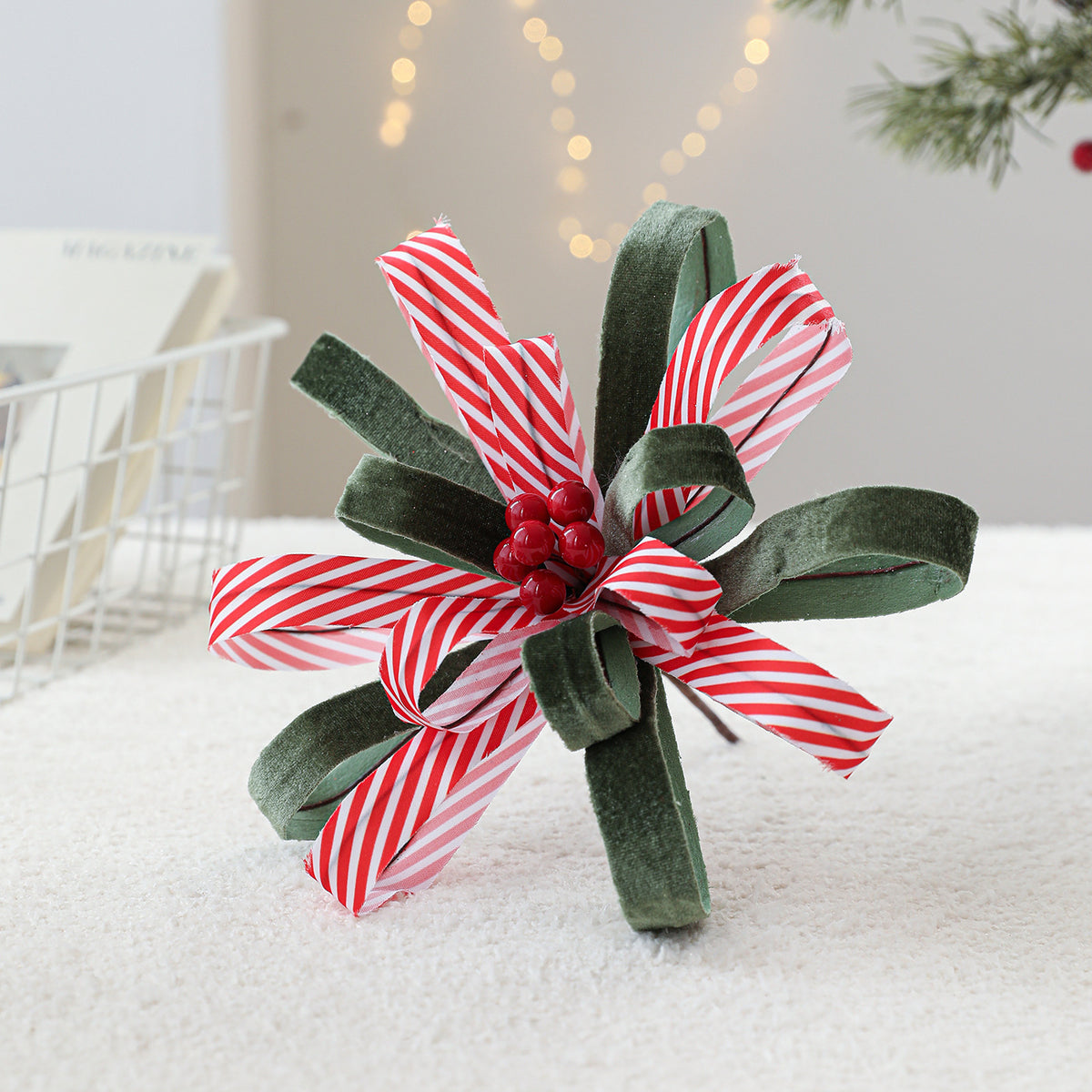 Adorno Navideño de Poinsettia Artificial con Cinta y Bayas Rojas - 25 cm - Decoración Festiva de Alta Gama para Hogar y Eventos