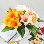 Ramo de Flores Artificiales de Lirio, 5 Cabezas, 32 cm de Altura, Ideal para Decoración de Interiores, Hecho de Seda, Sin Jarrón Incluido