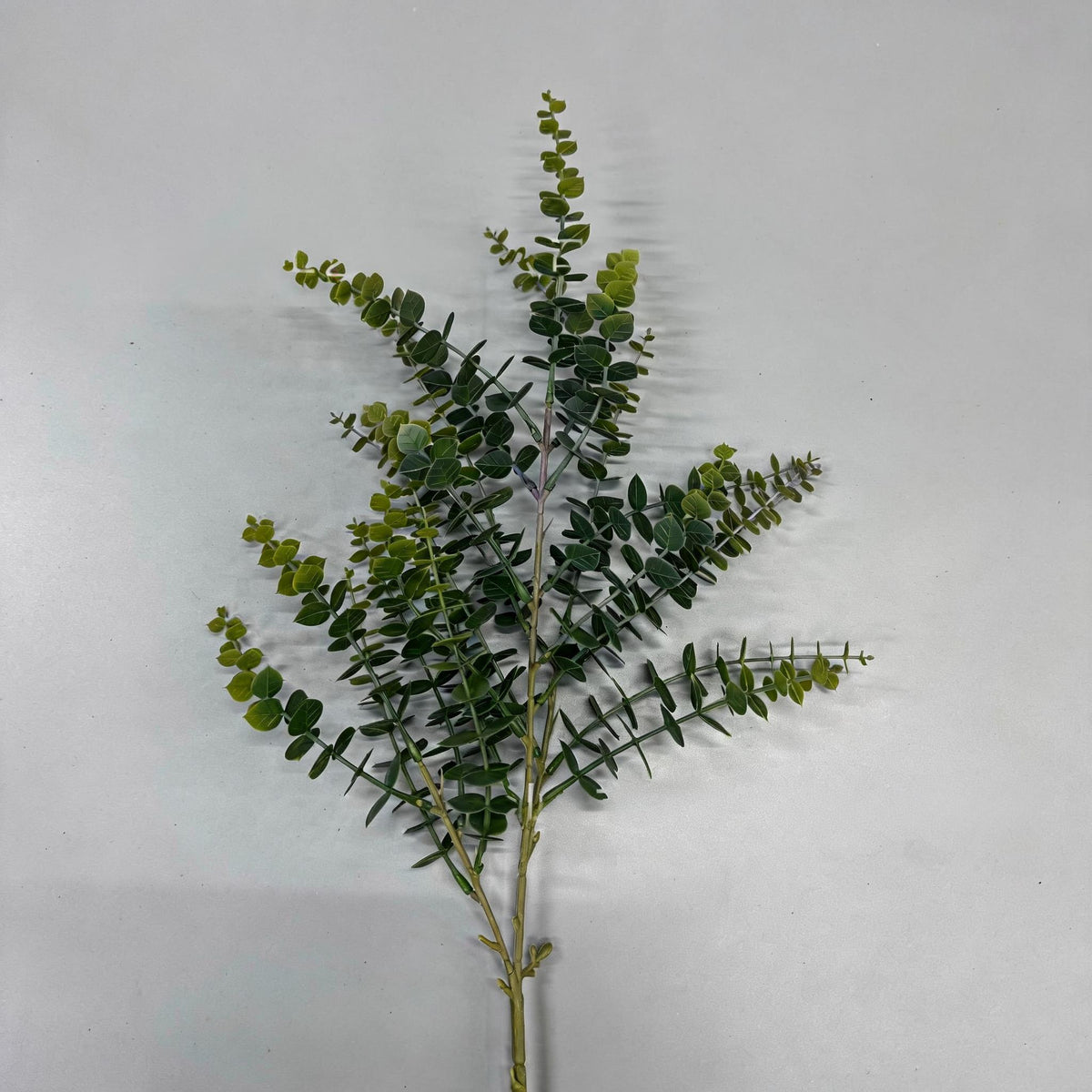 Ramo de eucalipto artificial 80 cm, decoración realista para hogar y eventos, sin maceta, material mixto
