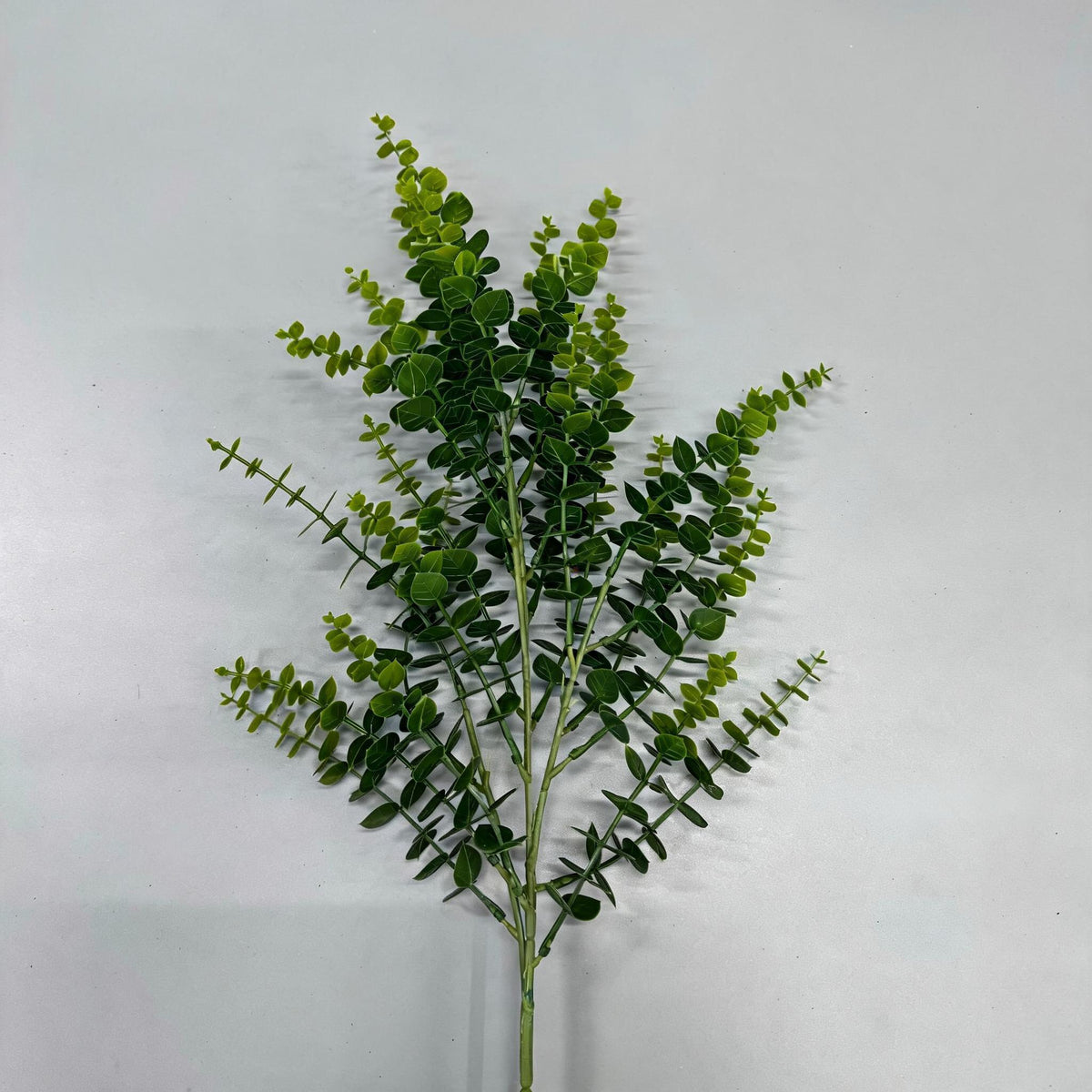 Ramo de eucalipto artificial 80 cm, decoración realista para hogar y eventos, sin maceta, material mixto