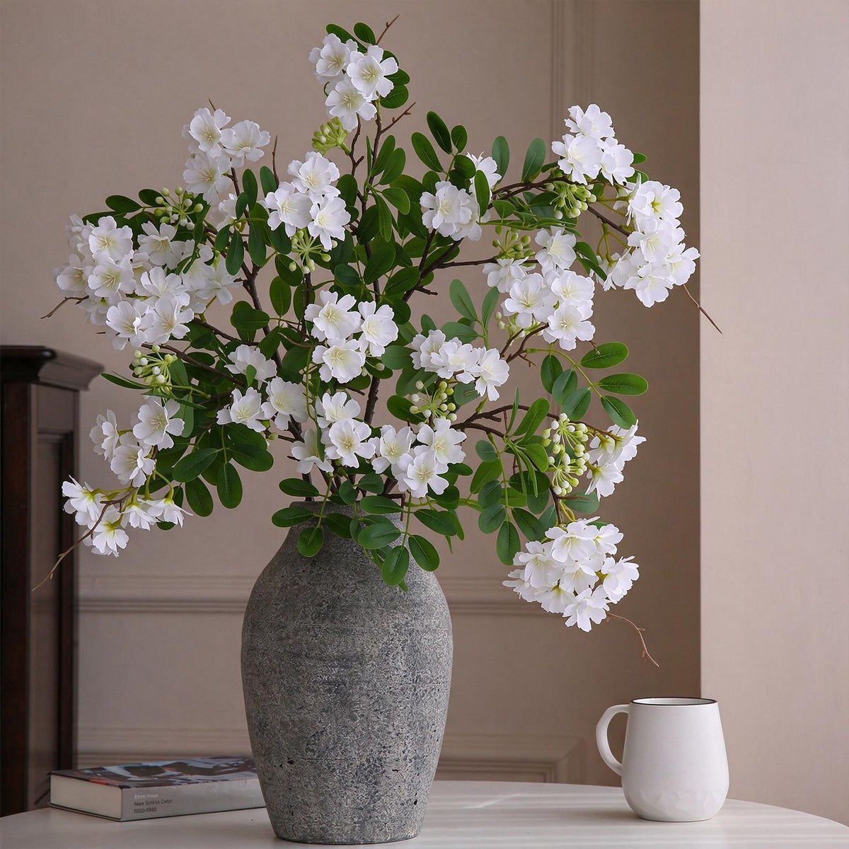 Flores artificiales de gardenia, tallo único con 30 flores, 74 cm, tejido de seda, decoración moderna para interiores