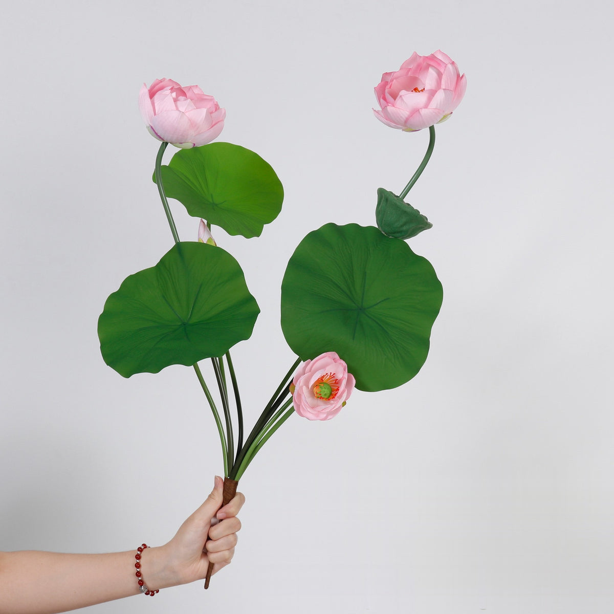 Ramo de Flor de Loto Artificial con 3 Flores, Hojas y Vaina, PU, 65 cm para Salón, Té y Boda