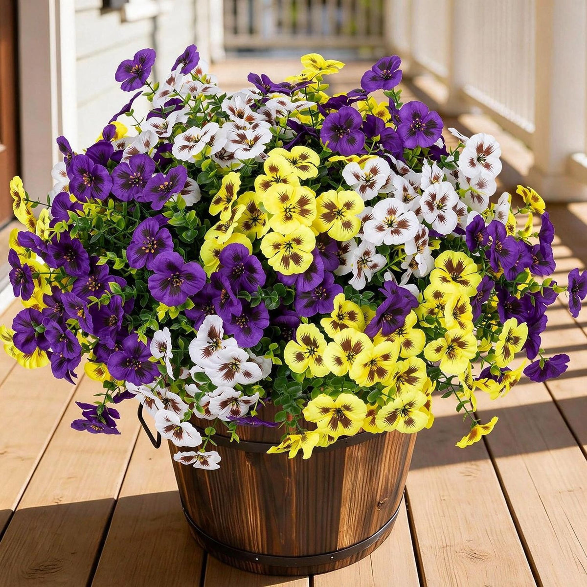 Ramo de Pensamientos Artificiales con Eucalipto, 14 Flores en 1 Ramo, Pack de 4 Unidades, Decoración Interior y Exterior