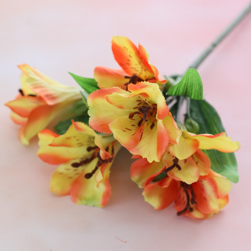 Tulipanes artificiales con resistencia a los rayos UV de 14" x 6" para jardín, balcón y terraza