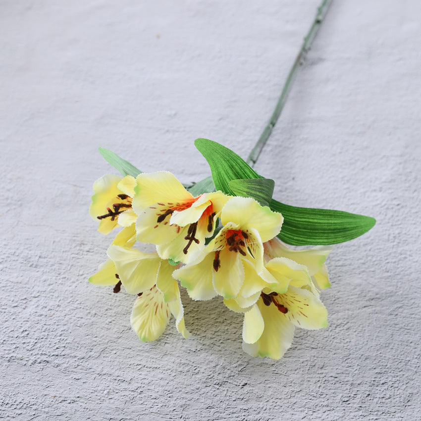 Tulipanes artificiales con resistencia a los rayos UV de 14" x 6" para jardín, balcón y terraza