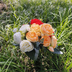Flores artificiales para cementerio con resistencia a los rayos UV de 15" x 9" para jardín, balcón y terraza - Blanco/champán/rojo