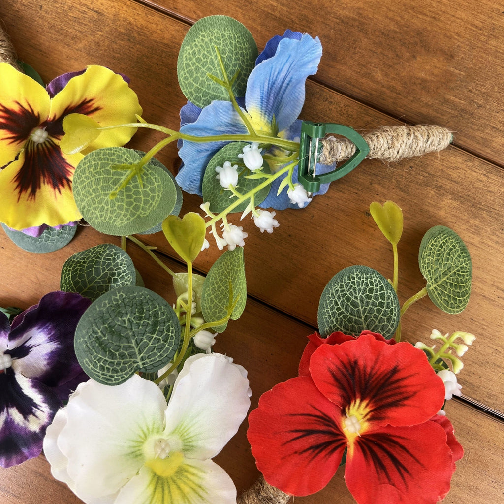 Boutonniere artificial de 6" x 5" para bodas y eventos - Amarillo/morado boutonniere