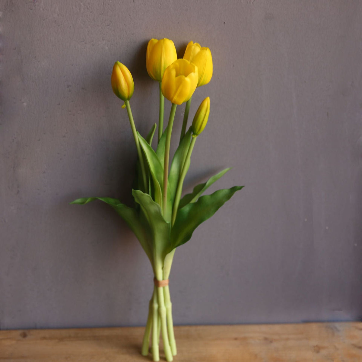 Tulipanes artificiales con tacto real de 15" para bodas y eventos - Rosa intenso