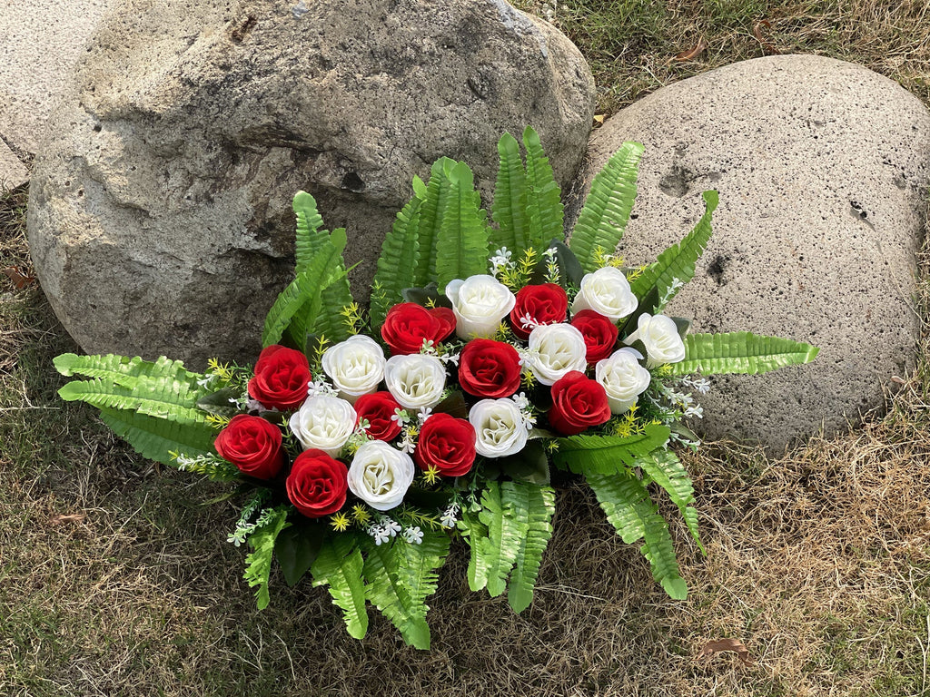 Rosas artificiales de 12" x 20" para cementerio y memorial - Rojo/blanco/verde