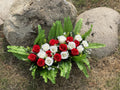 Rosas artificiales de 12" x 20" para cementerio y memorial - Rojo/blanco/verde