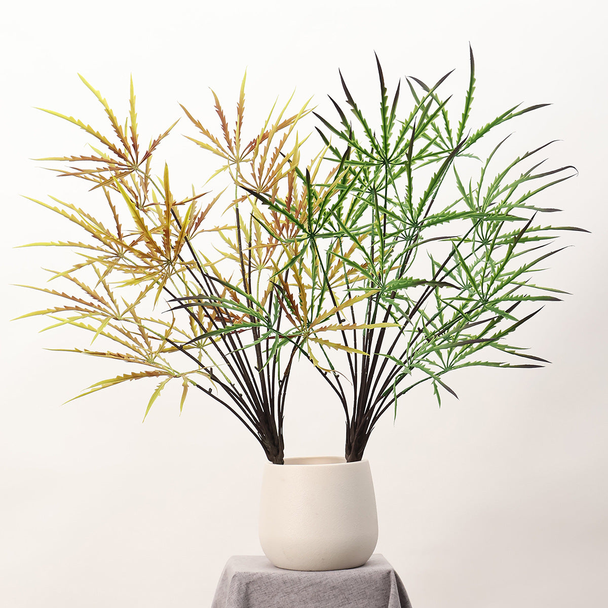 Planta Artificial Aralia Elegantissima (Falsa Aralia) Verde, Arbusto 1 Pieza de Plástico, Decoración Nórdica para Casa, Oficina y Escaparate