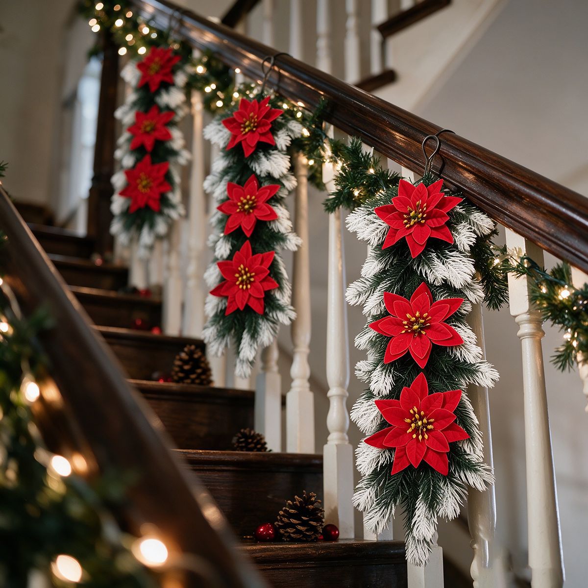 Colgante Navideño de Pino con 3 Flores de Pascua Artificiales, Guirnalda Colgante de Plástico, Decoración de Puerta y Pared