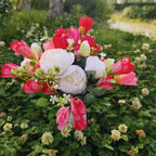 Flores artificiales para cementerio con resistencia a los rayos UV de 15" x 9" para jardín, balcón y terraza - Crema/rojo