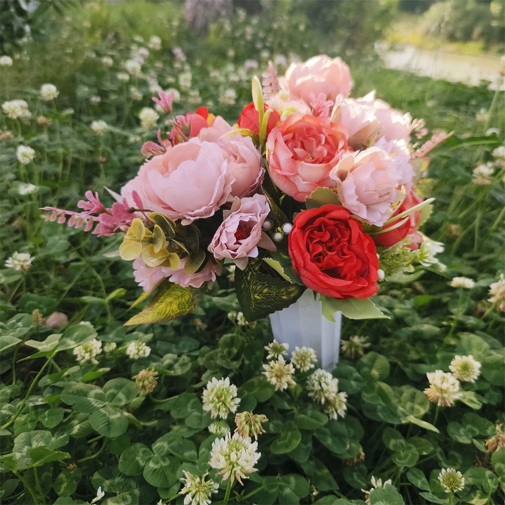 Flores artificiales para cementerio con resistencia a los rayos UV de 15" x 9" para jardín, balcón y terraza - Rosa/rojo